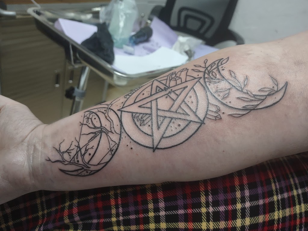 Tattoo work by Aliens Ink Tattoo Shop (6)