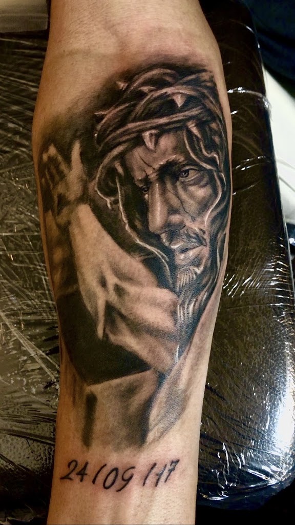 Ambas Manos Tattoo shop in San Antonio