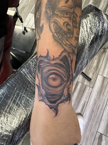 Black Dust Tattoos & Piercings in Irving