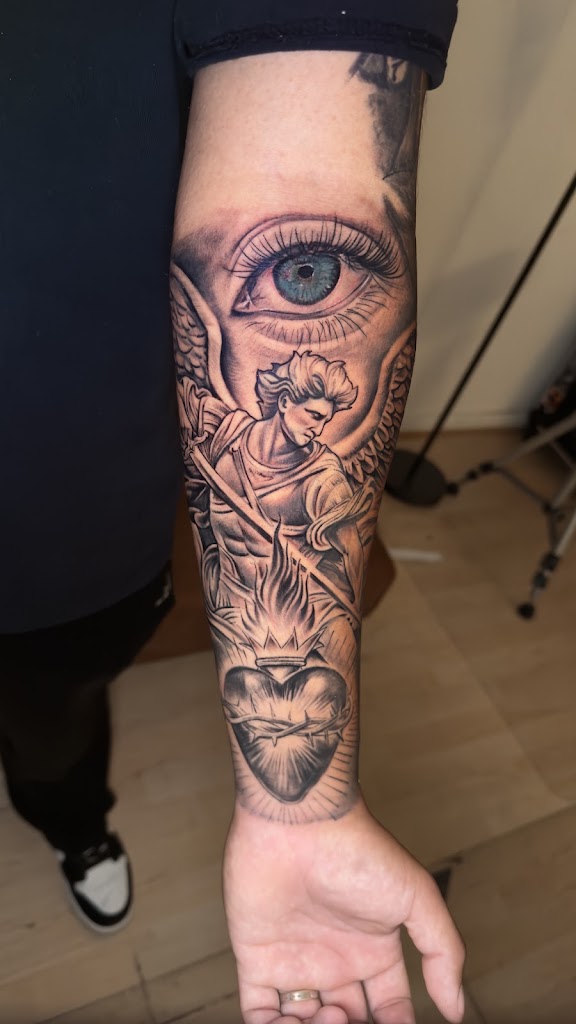 Fine Liners Tattoo Studio in Houston