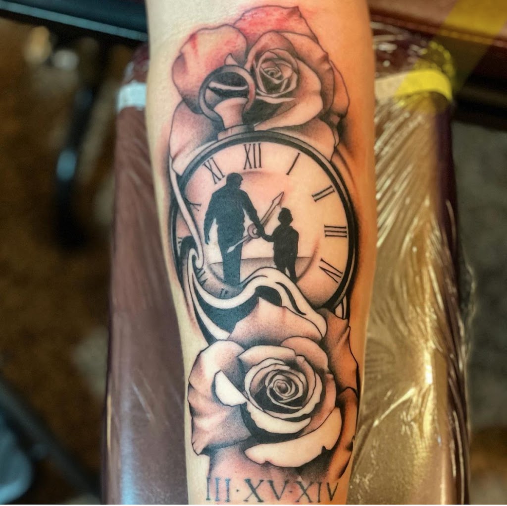 Golden Cobra Tattoos and Piercings in El Paso