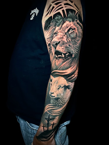 Golden Goose Private Tattoo Studio in League City