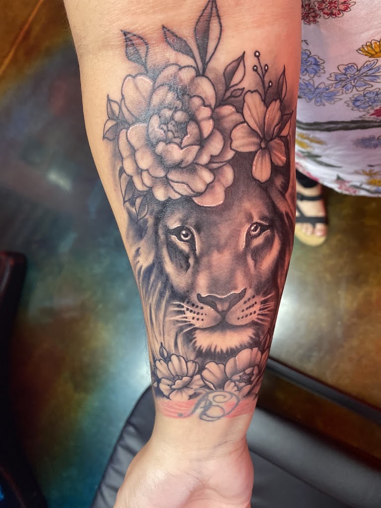 Tattoo work by Hell's Tattoo (3)