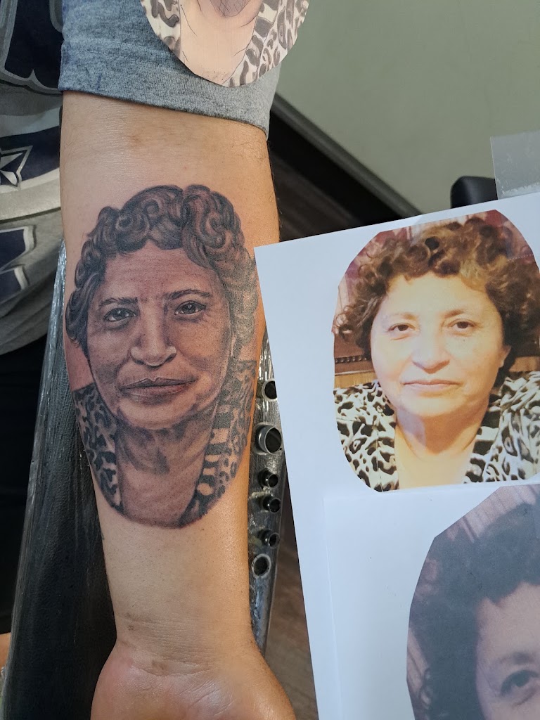 Tattoo work by La Calavera tattoo & piercing (2)