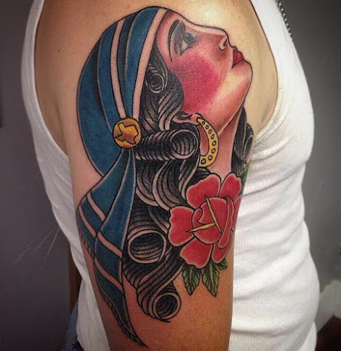 Old Hand Tattoo Club in Bedford