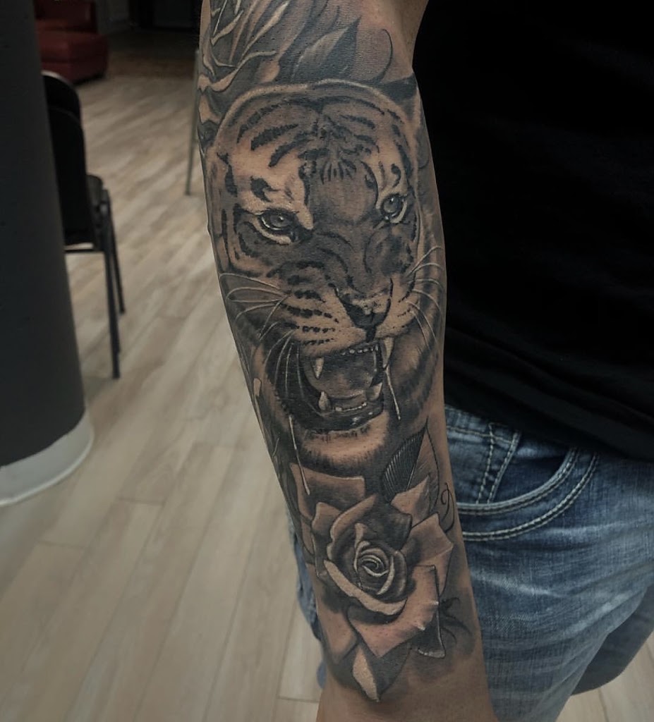 Tattoo work by Red Eye Gallery Tattoo Studio (5)