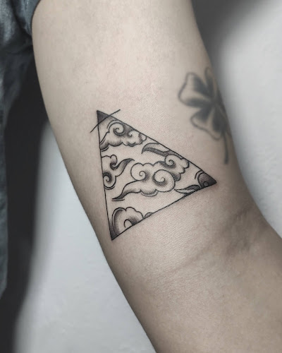 Rose Quartz Body Piercing & Tattoo in McAllen