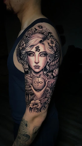 Selva Ink Tattoo Studio in Spring