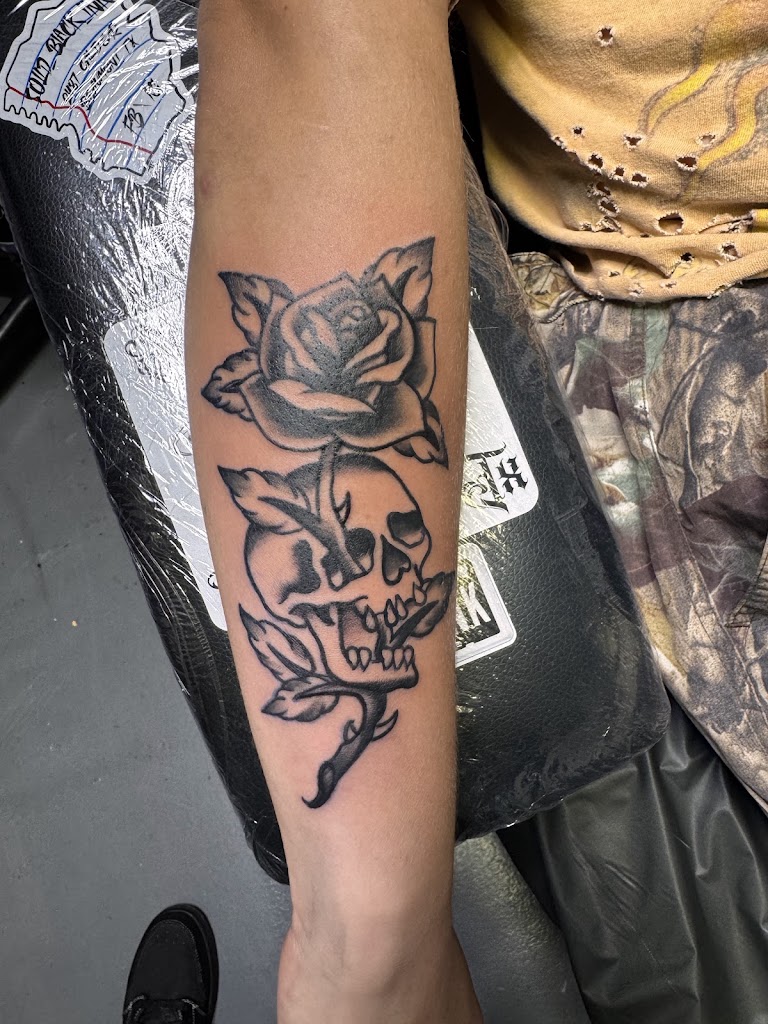 Tattoo work by Solid Black Ink Tattoo Parlor (4)