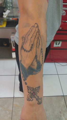Spinning Needles Tattoos in Fort Worth