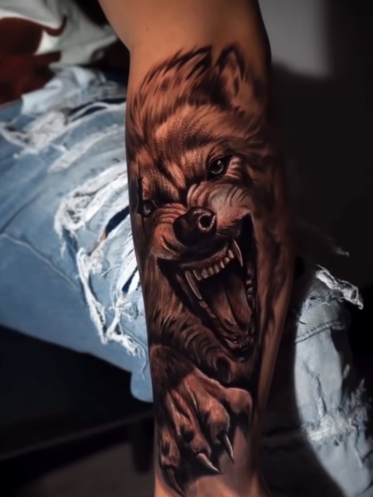 Tattoo lion’s studio in Dallas