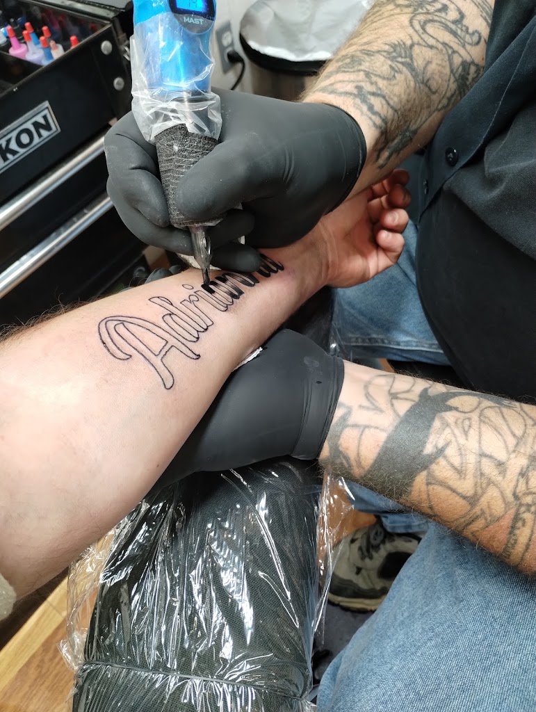 Tomans Tattoo Shop in Vidor