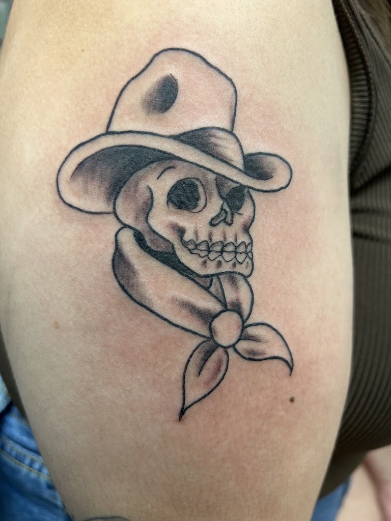 Uprock Midland- Tattoo, Piercings in Midland